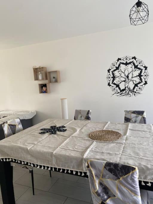 Appartement Ping-Pong Proche Gare Gagny Exterior photo